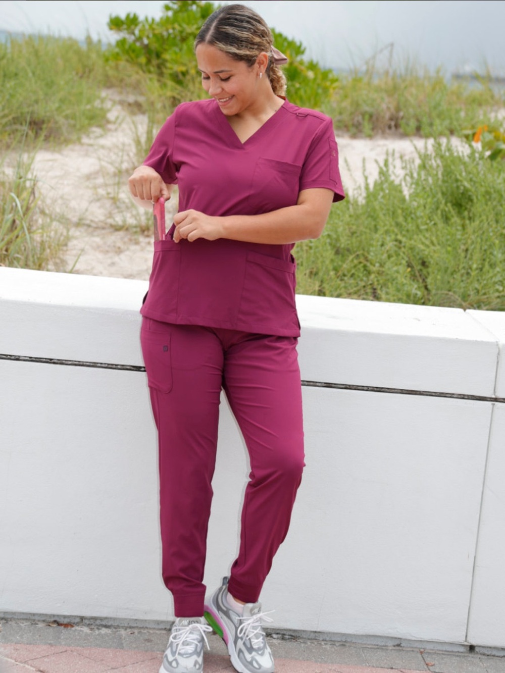 ScrubJoy Women’s Jogger Scrub Pants 25” Inseam & Short Sleeve Top Wine Size 2